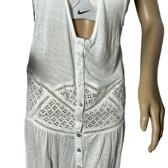 KOY RESORT WHITE SM, crochet ,button front beach cover, deep V-neck - Picture 8 of 13